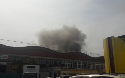 Из-за пожара на заводе в Йошкар-Оле образовалась огромная пробка (ВИДЕО)