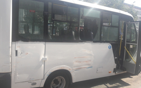 ДТП в Йошкар-Оле: троллейбус и маршрутка не поделили остановку