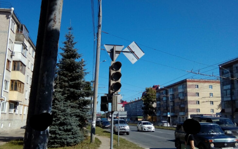 Внимание водителям: На перекрестке в центре Йошкар-Олы не работает светофор