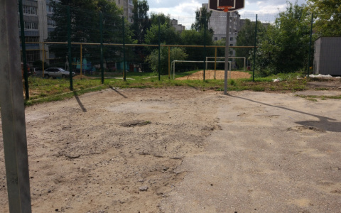 В Йошкар-Оле отремонтируют новую «непригодную» баскетбольную площадку ?