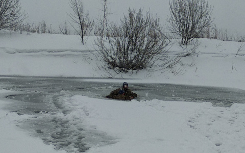В Йошкар-Оле двое рыбаков провалились под лед
