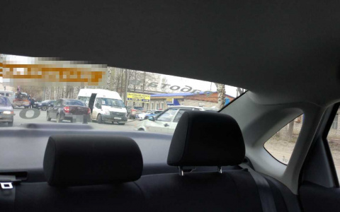ДТП в Йошкар-Оле: маршрутка с пассажирам вылетела на «встречку»