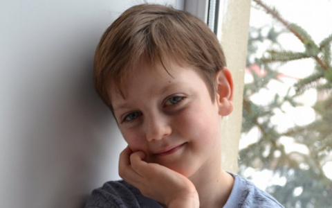 «Я хочу найти семью»: улыбчивый мальчик надеется обрести любящих родителей