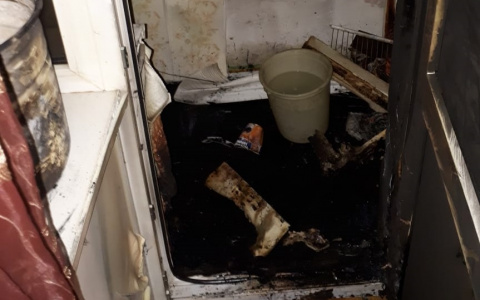 «Герои не носят плащи»: пожарные вытащили йошкаролинца из полыхающей квартиры на Лебедева