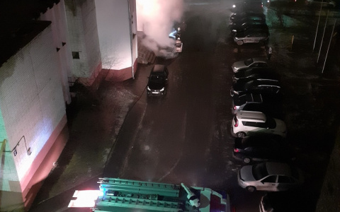 «Услышали хлопок»: в Йошкар-Оле рано утром сгорела легковушка