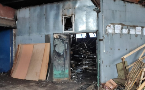 Известны подробности пожара на Луначарского в Йошкар-Оле, который тушили более 30 огнеборцев