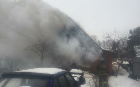 Горело 120 квадратных метров: семья из Марий Эл осталась без крыши над головой