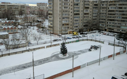 12-летний мальчик восстанавливает бесплатный каток в Йошкар-Оле