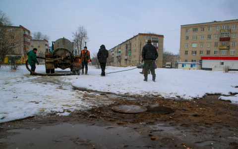 Жители Волжска в Марий Эл засорили отремонтированный коллектор