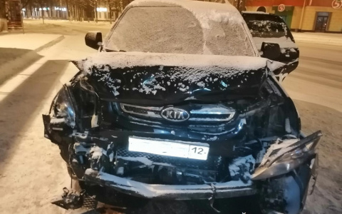 Пьяная автоледи устроила ДТП на Ленинском проспекте в Йошкар-Оле