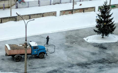 В Йошкар-Оле чиновник помог 12-летнему мальчику восстановить бесплатный каток