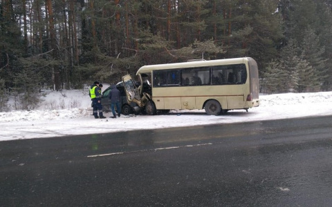 Известны подробности ДТП на Казанском тракте с автобусом и иномаркой