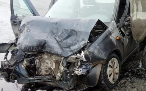 В Йошкар-Оле на Крылова столкнулись «Калина» и УАЗик