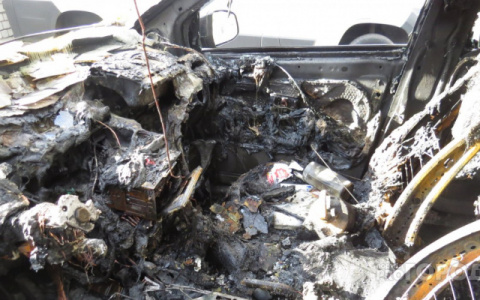 В Йошкар-Оле на Прохорова поздно вечером вспыхнул автомобиль