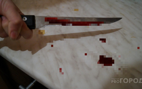 Житель Марий Эл, раненый ножом в спину, попросил помощи у работников магазина