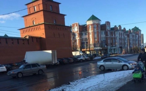 Йошкаролинка просит откликнуться очевидцев ДТП, произошедшее у Кремля