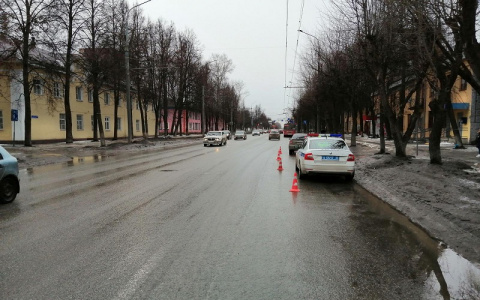 В Йошкар-Оле водитель «Приоры» сбил перебегающую девушку