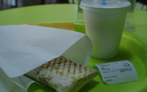 В Марий Эл суд "прикрыл" кафе, где продавали шаурму