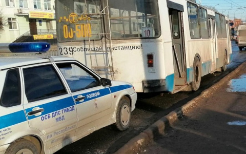 В Йошкар-Оле водитель троллейбуса сбил пешехода