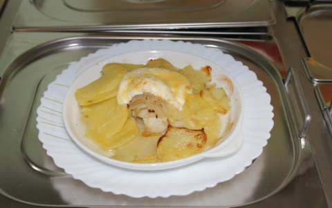 В Марий Эл школьников на три года обеспечат бесплатными горячими обедами