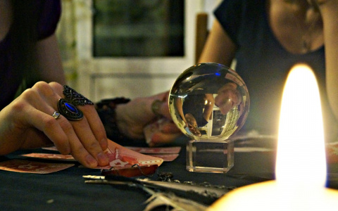 Тест дня: выбранный хрустальный шар расскажет о будущем