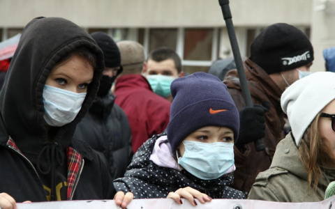 Роспотребнадзор назвал основной способ передачи коронавируса