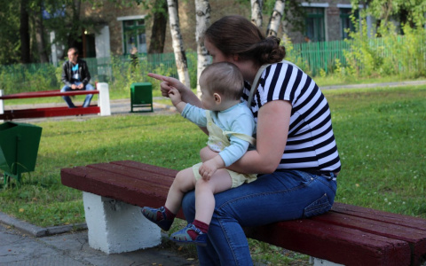 Жительницу Марий Эл, оставившую детей одних, лишили родительских прав