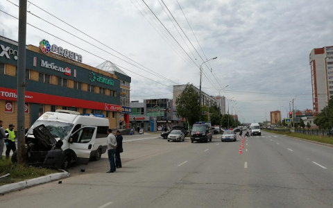 Следователи возбудили уголовное дело после смертельного ДТП с маршруткой в Йошкар-Оле