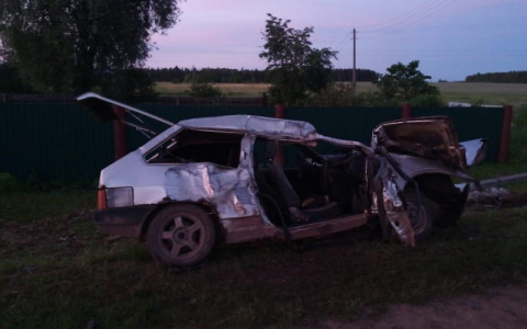 В Марий Эл водитель «восьмерки» влетел в столб во время погони