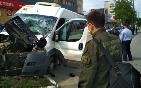 Полная история аварии в Йошкар-Оле, где маршрутка с пассажирами влетела в столб