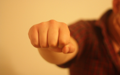 Житель Марий Эл сломал нос маме из-за "усталости"