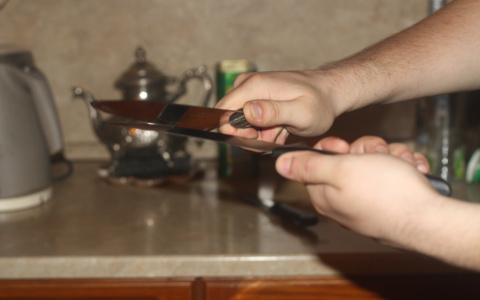 Житель Марий Эл порезал возлюбленную ножом