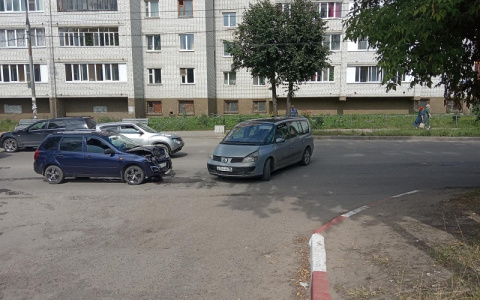 Лобовое столкновение на Суворова в Йошкар-Оле закончилось больницей