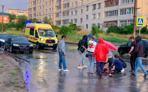 «Отвезли на реанимобиле»: в Волжске на переходе сбили девушку