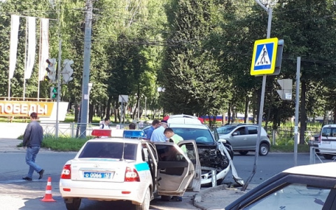 Очевидцев серьезного ДТП на Машиностроителей просят откликнуться