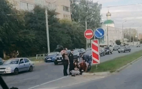 В Йошкар-Оле сотрудники Росгвардии помогли сбитому велосипедисту