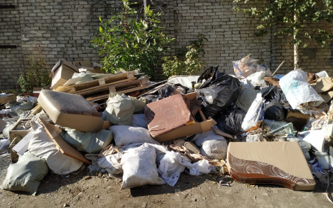 Йошкаролинцы устроили свалку посреди двора