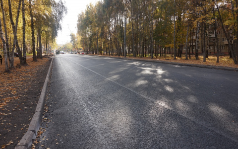 Новые люки, тротуары и остановки: в Йошкар-Оле отремонтировали часть улицы Машиностроителей