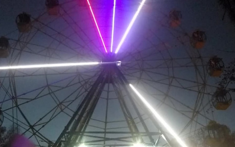 Колесо обозрения в Йошкар-Оле засияло по-новому