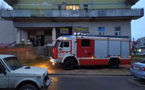 "То, не знаю что": в Йошкар-Оле пять машин спасателей приехали тушить пожар