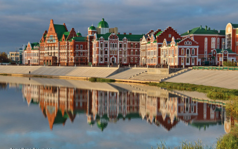 Известные йошкаролинцы поздравили Марий Эл со 100-летим юбилеем