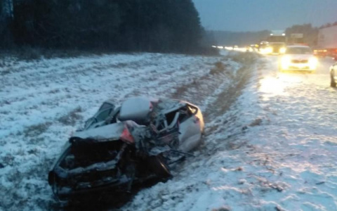 На Казанском тракте столкнулись «Приора»  и фура: водитель скончался на месте аварии
