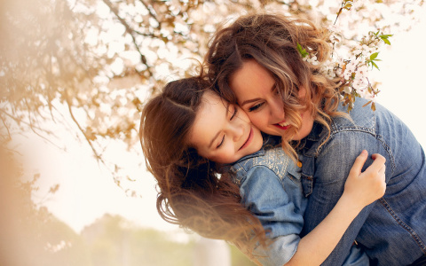 Нет - кастрюлям и сковородам: что йошкаролинцы дарят мамам?