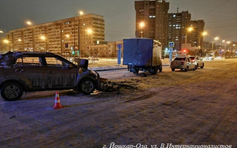В Йошкар-Оле произошло ДТП с четырьмя автомобилями
