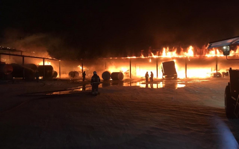 В Марий Эл сгорело несколько машин и цистерны