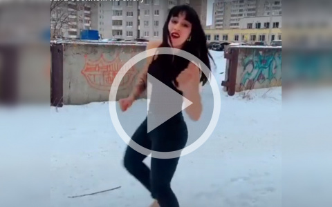 Гражданка Венесуэлы застряла в Йошкар-Оле и теперь привыкает к русской зиме, танцуя на снегу