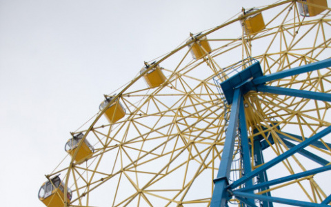 Йошкаролинцам на Новый год запустили колесо обозрения