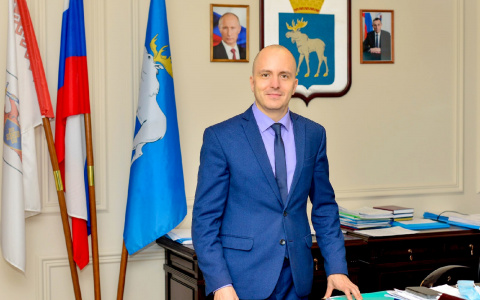 Мэр пожелал йошкаролинцам богатырского здоровья в Новом году