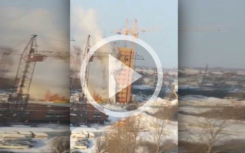 «Пар столбом»: в йошкар-олинской новостройке пробило трубу с горячей водой