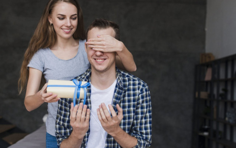 «Хотят просто вкусняшку, а получают полёт на вертолёте. Йошкар-олинские мужчины о подарках на 23 февраля»